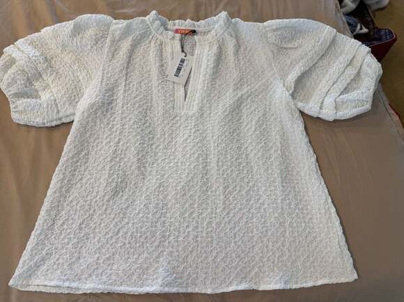 THML Tops - NWT THML Textured Puff Sleeve Top Size XL White